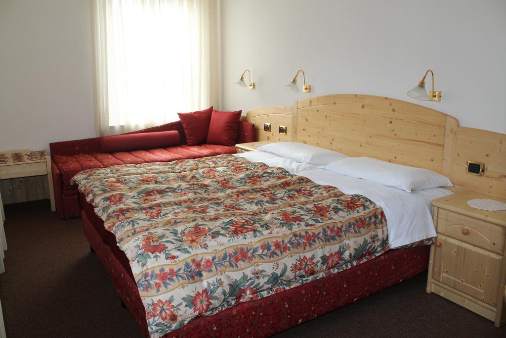 Albergo Trentino Moena Rom bilde